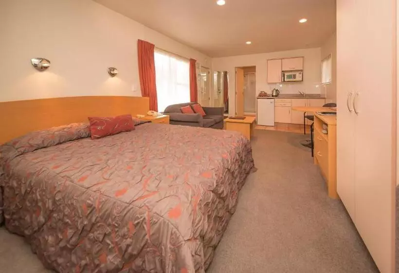 استودیو اجرایی, Siena Motor Lodge