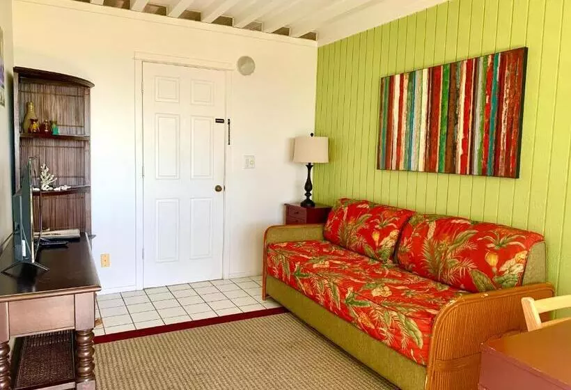 سوییت با چشم‌انداز دریا, Big Island Retreat