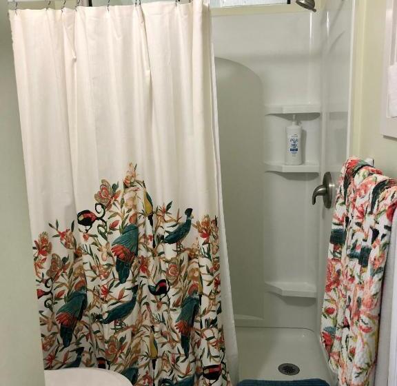 スタンダードルーム, Big Island Retreat