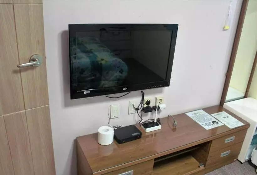 ファミリールーム, Nabizam Motel