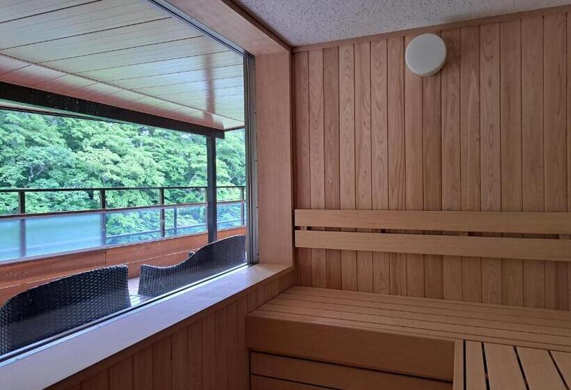 جناح, Shiobara Onsen Ryokan Kamiaizuya