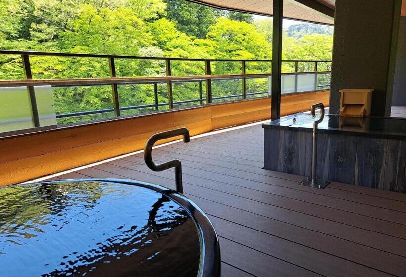 جناح, Shiobara Onsen Ryokan Kamiaizuya