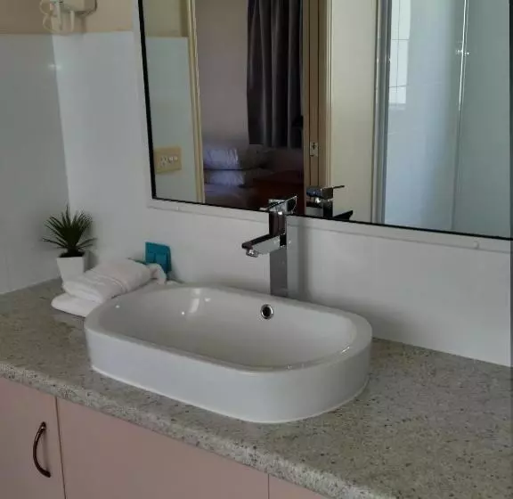 プールビューの２ベッドルームアパート, Santalina On Hervey Bay