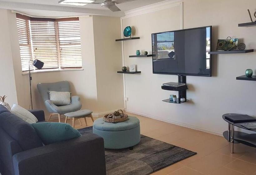 آپارتمان 1 خوابه با چشم‌انداز استخر, Santalina On Hervey Bay