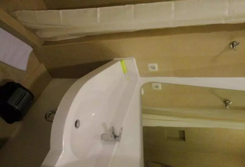 スタンダードルーム, Top Hotel Manado By Gran Puri