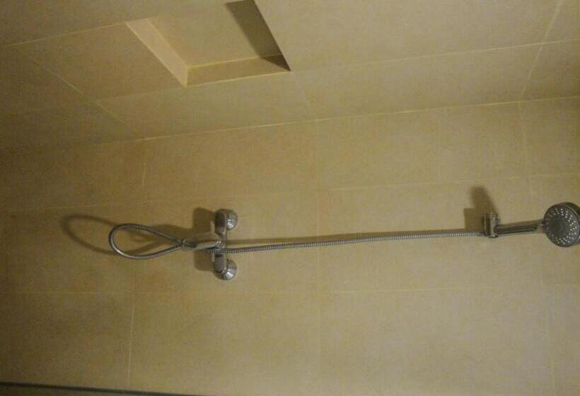 اتاق استاندارد, Top Hotel Manado By Gran Puri