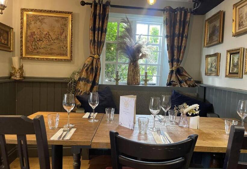 غرفة سوبيريور, The Old Talbot Hotel Milton Keynes