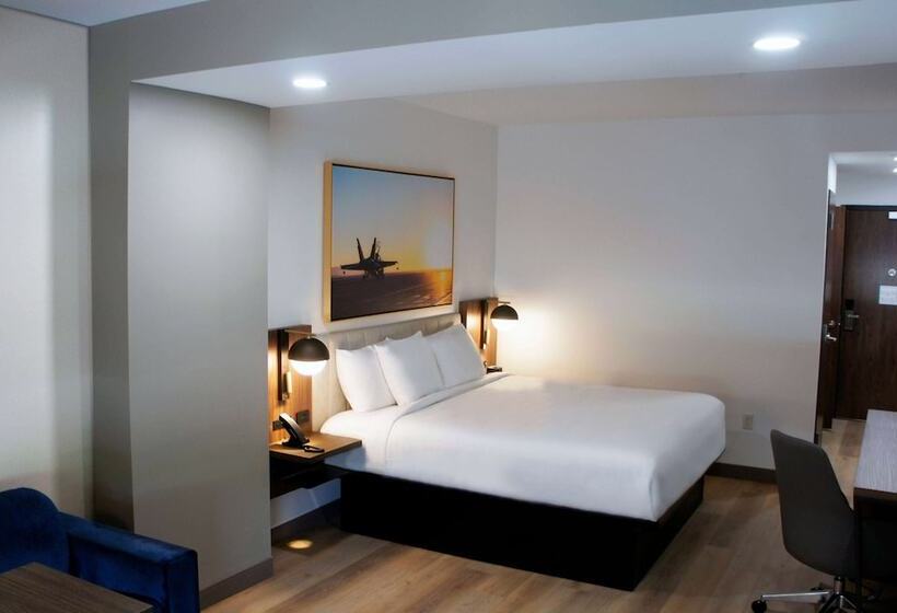 جناح لذوى الاحتياجات الخاصة, La Quinta Inn & Suites By Wyndham Manchester   Arnold Afb