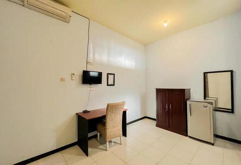Номер Deluxe, Reddoorz Syariah Near Rsud Tuban