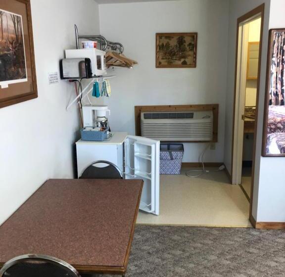 Четырехместный Номер Стандарт, Black Hills Motel At Quail S Crossing