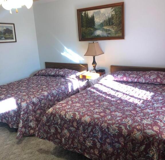 4인용 스탠다드 룸, Black Hills Motel At Quail S Crossing