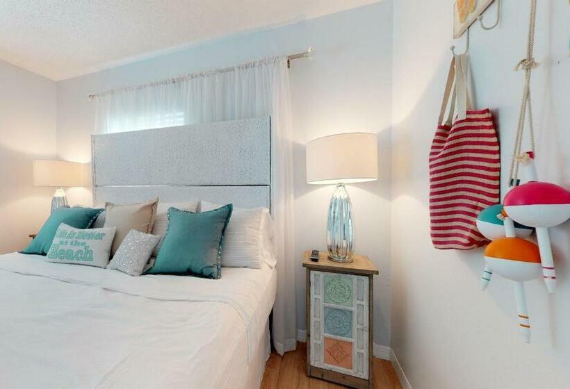 شقة غرفة واحدة, Bay View Inn 202