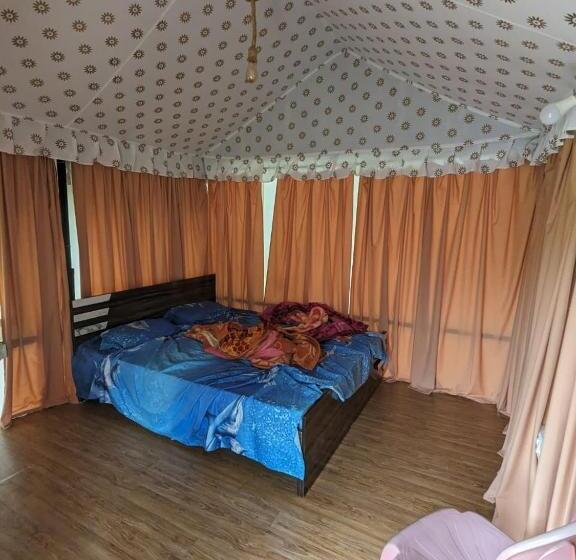 디럭스 스위트, Panshet Camping