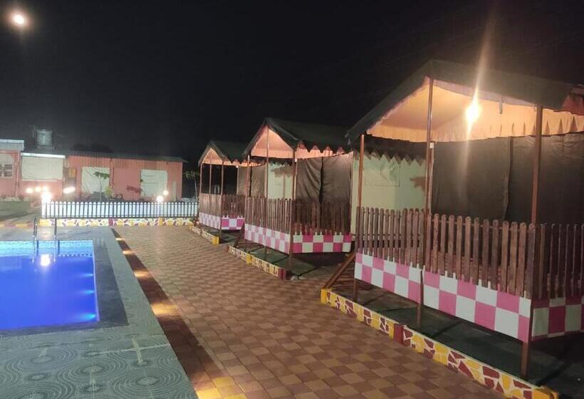 패밀리 룸, Panshet Camping