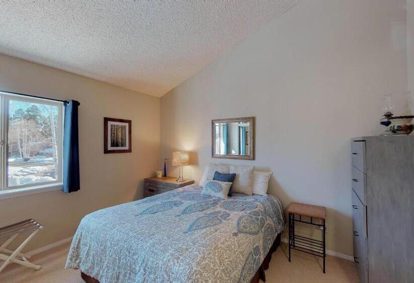 带3个卧室的公寓, The Pines 4060