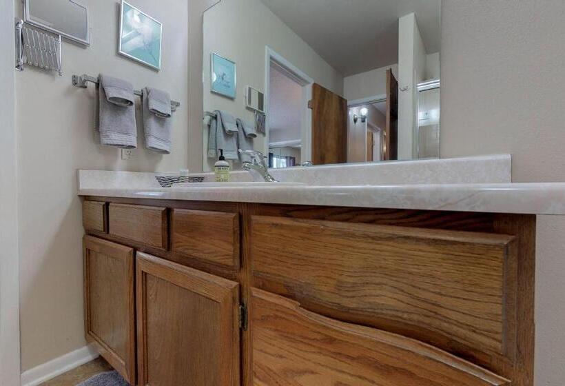 带3个卧室的公寓, The Pines 4060