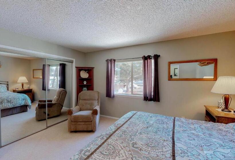 带3个卧室的公寓, The Pines 4060