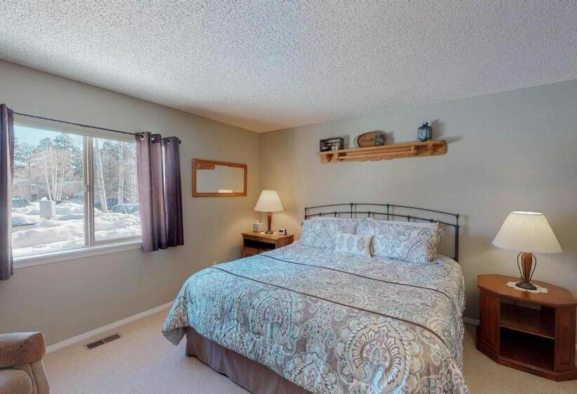 带3个卧室的公寓, The Pines 4060