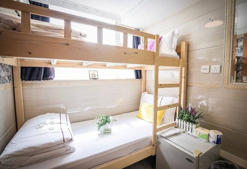 اتاق استاندارد با تخت‌های تاشو, Tsim Sha Tsui