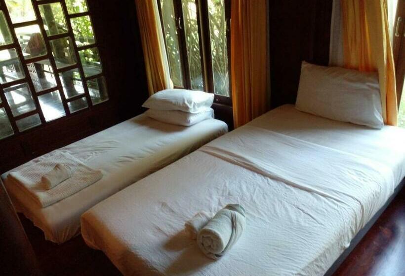 سوییت, Baansuanleelawadee Resort Amphawa