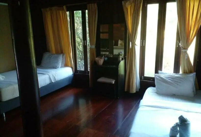 سوییت, Baansuanleelawadee Resort Amphawa