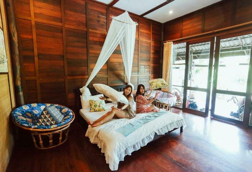 سوییت, Baansuanleelawadee Resort Amphawa