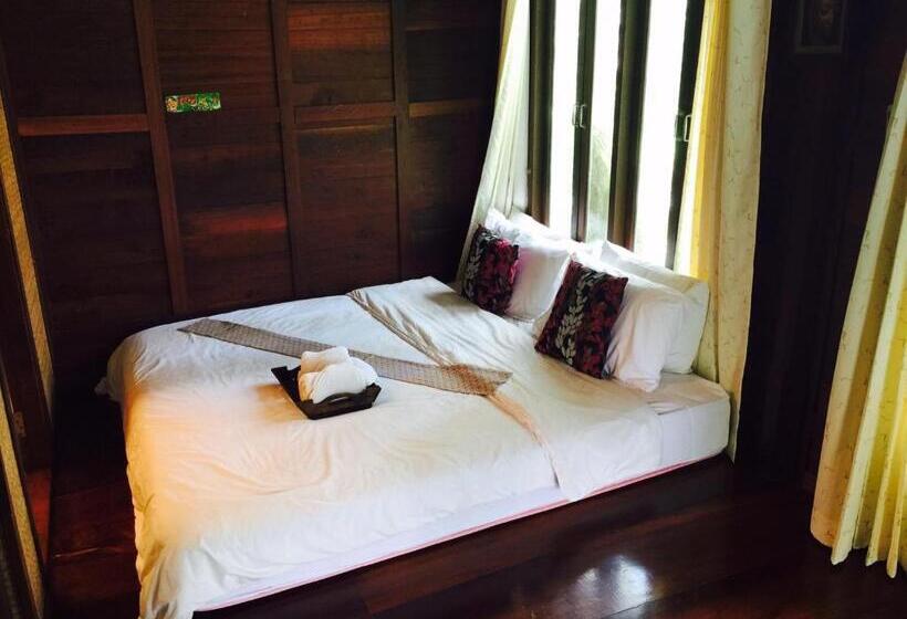 اتاق استاندارد, Baansuanleelawadee Resort Amphawa