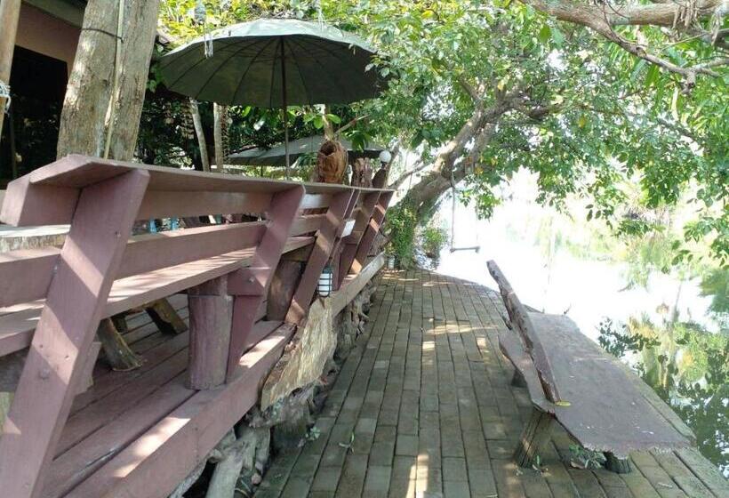 کلبه ییلاقی, Baansuanleelawadee Resort Amphawa