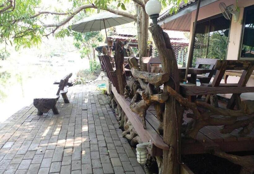 کلبه ییلاقی, Baansuanleelawadee Resort Amphawa