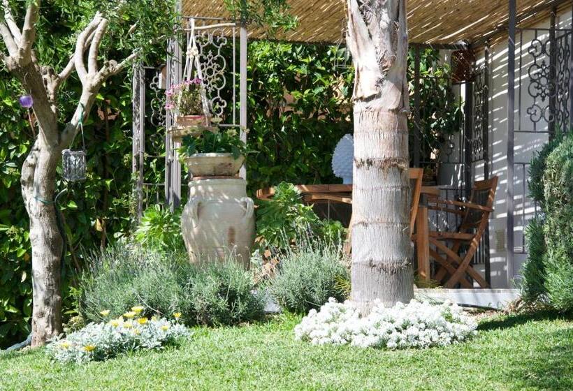 اتاق لوکس با چشم‌انداز باغ, Villa Volli Three Rooms