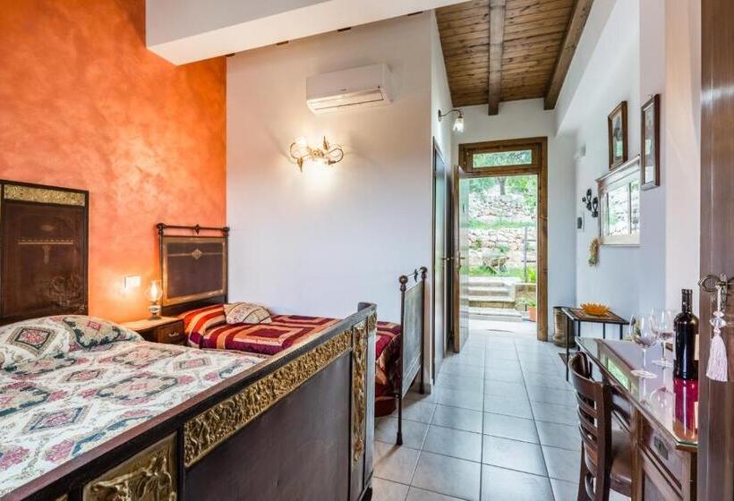 Triple Room Sea View, Agriturismo Monte Criscione