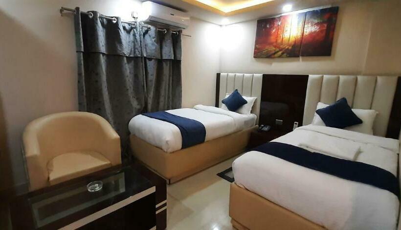 اتاق لوکس, Sara Pvt Ltd