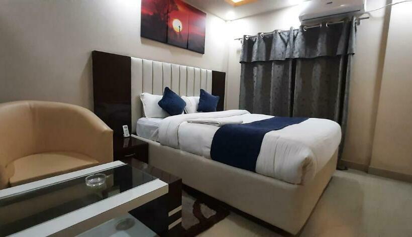 اتاق لوکس, Sara Pvt Ltd