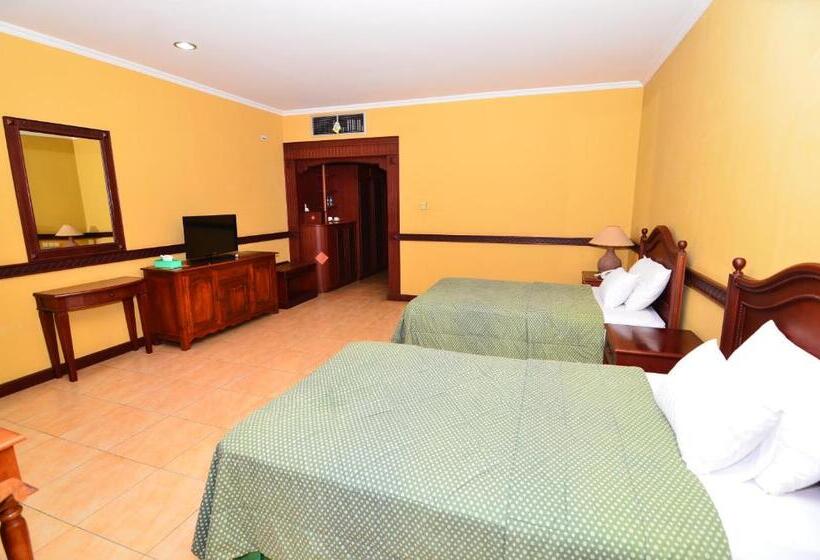 Номер Deluxe Вид на Сад, Sevilla Resort Magelang