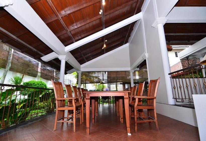 Номер Deluxe Вид на Сад, Sevilla Resort Magelang