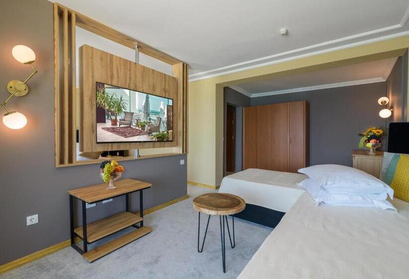 Семейный Номер Вид на Море, Marina Hotel, Sunny Day