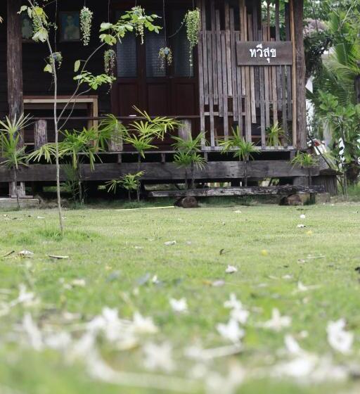 정원 전망 4인용 스탠다드 룸, Baan Suan La Moon