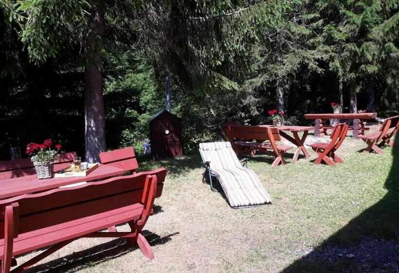 غرفة قياسية رباعية مزودة بشُرفة, Pension Katty