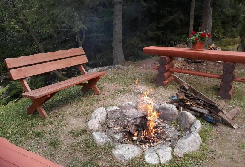 غرفة قياسية رباعية مزودة بشُرفة, Pension Katty