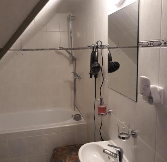 غرفة قياسية ثلاثية مزودة بشرفة, Pension Katty