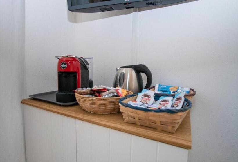 استودیوی استاندارد, Residence La Punta