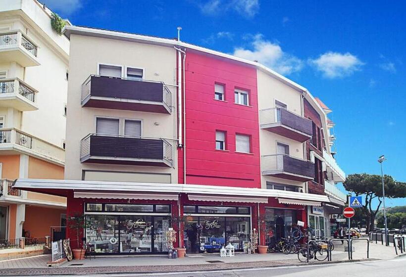 آپارتمان 2 خوابه با بالکن, Residenza Alma