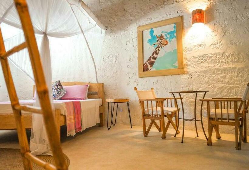 اتاق لوکس, The Mida Creek