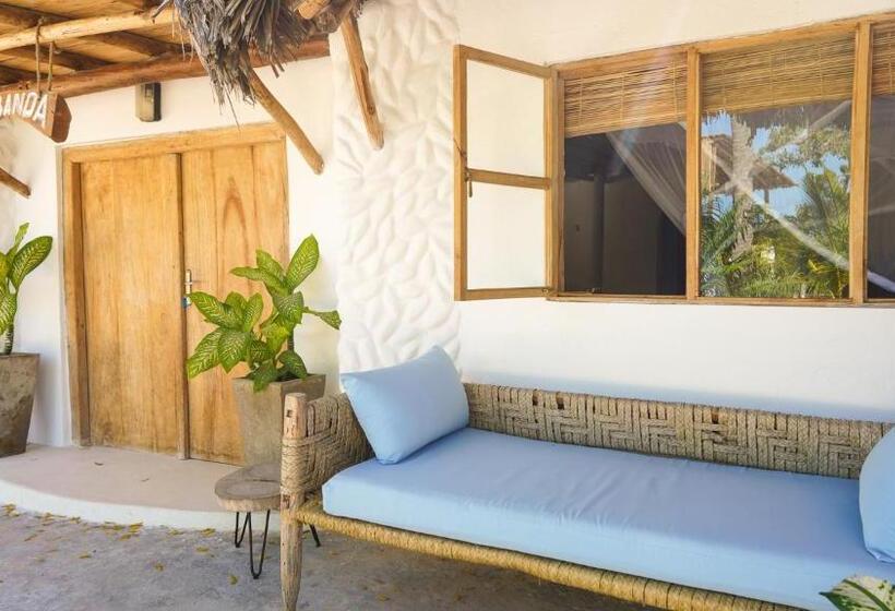 اتاق خانوادگی, The Mida Creek