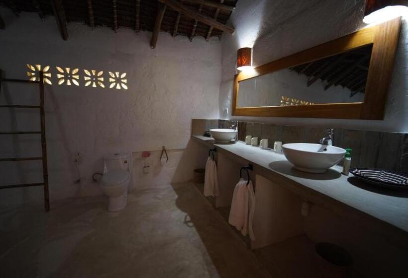 اتاق خانوادگی, The Mida Creek