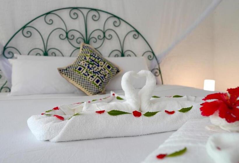 Standard Triple Room with Terrace, The Mida Creek