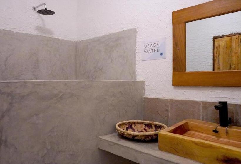 Standard Triple Room with Terrace, The Mida Creek