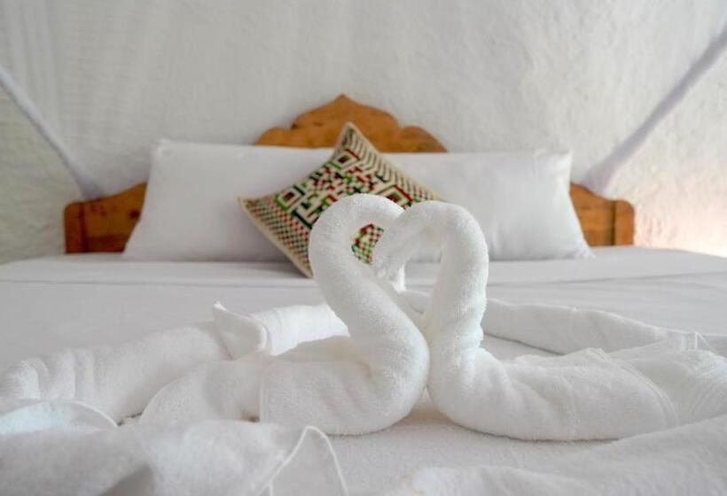 Standard Triple Room with Terrace, The Mida Creek