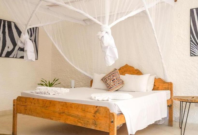 Standard Triple Room with Terrace, The Mida Creek