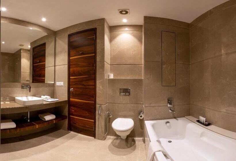 סוויטה, Surestay By Best Western Model Town Amritsar